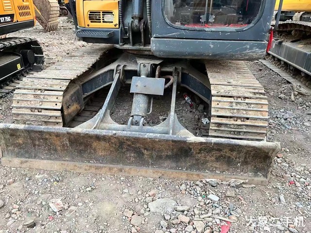 徐工 XE75D 挖掘机