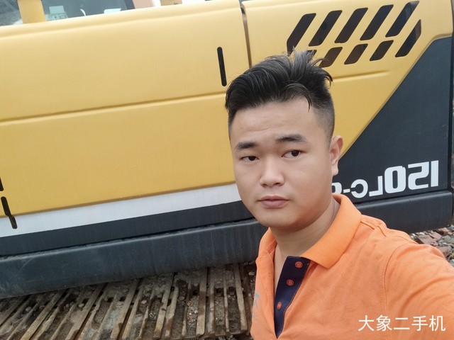 现代 R150LC-9 挖掘机