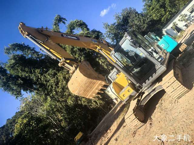 徐工 XE75D 挖掘机