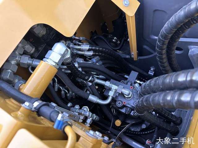 徐工 XE75G 挖掘机