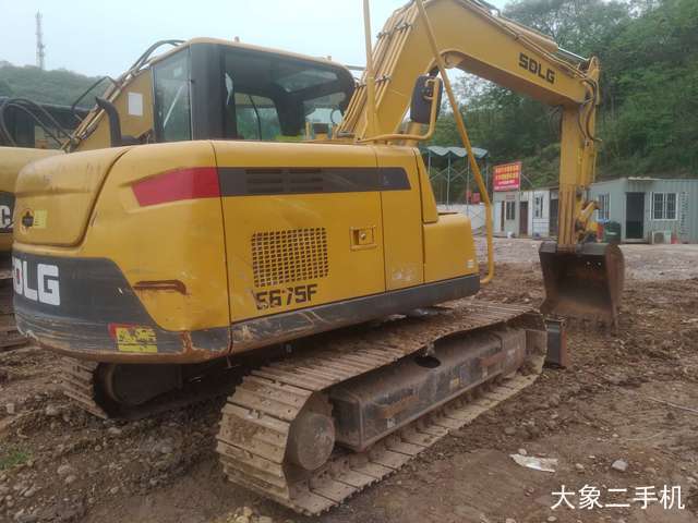 山东临工 E680F 挖掘机