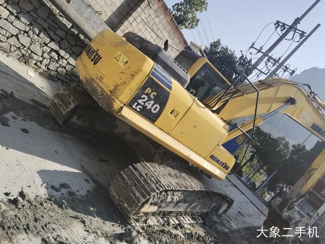 小松 PC210-8 挖掘机