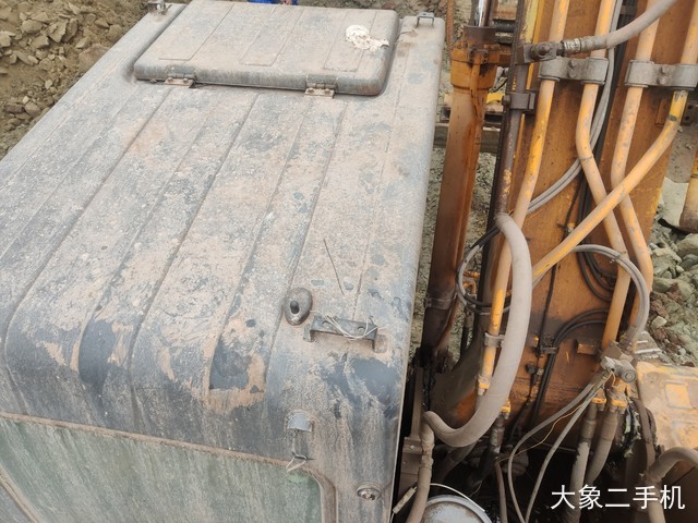 现代 R225-7 挖掘机