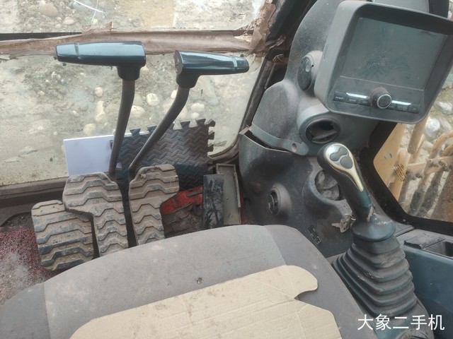 现代 R150LC-9 挖掘机