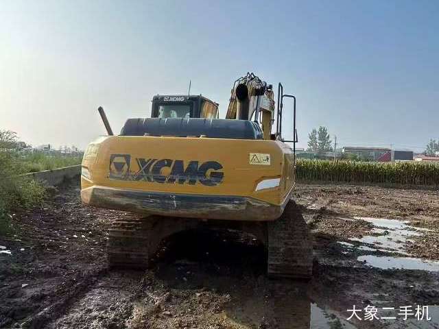 徐工 XE200D 挖掘机