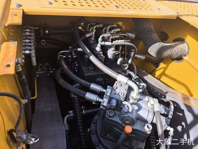 徐工 XE240D 挖掘机