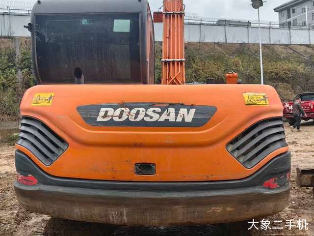 斗山 DX75 挖掘机