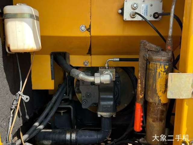 徐工 XE75D 挖掘机