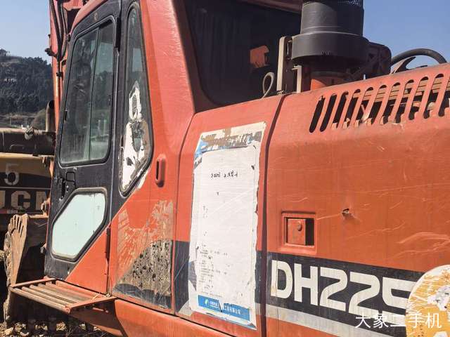 斗山 DH220-5 挖掘机