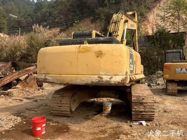 小松 PC220-8 挖掘机