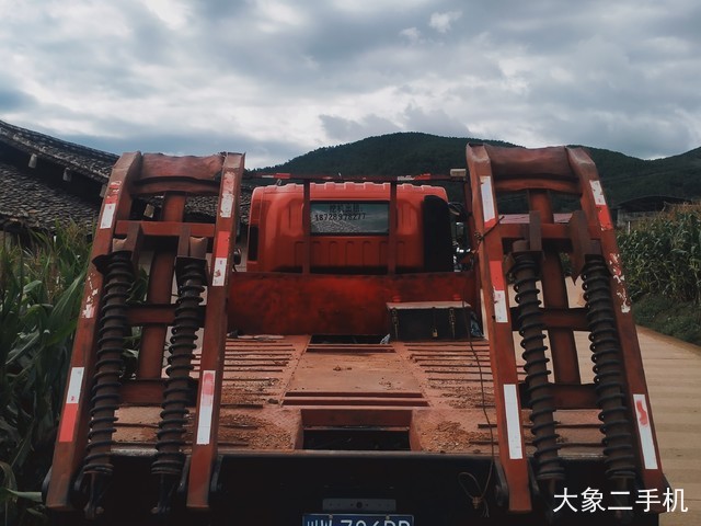中国重汽 4X2 拖车