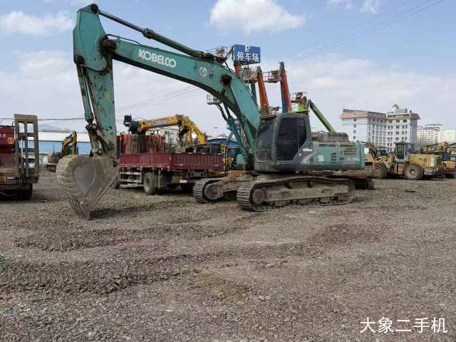 神钢 SK350LC 挖掘机