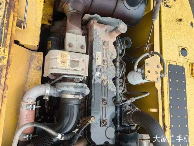 小松 PC210 挖掘机