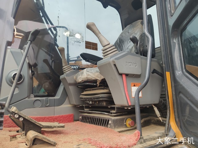 徐工 XE135B 挖掘机