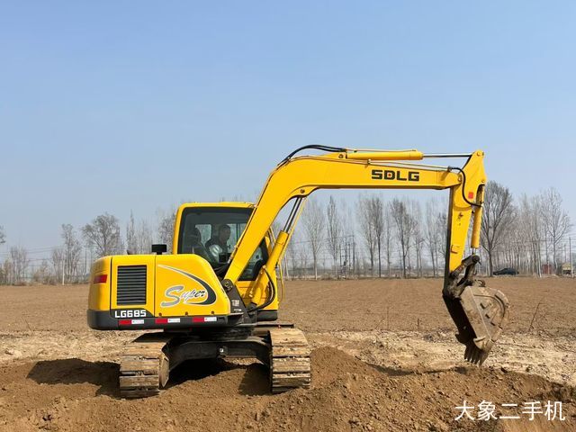 山东临工 E685F 挖掘机