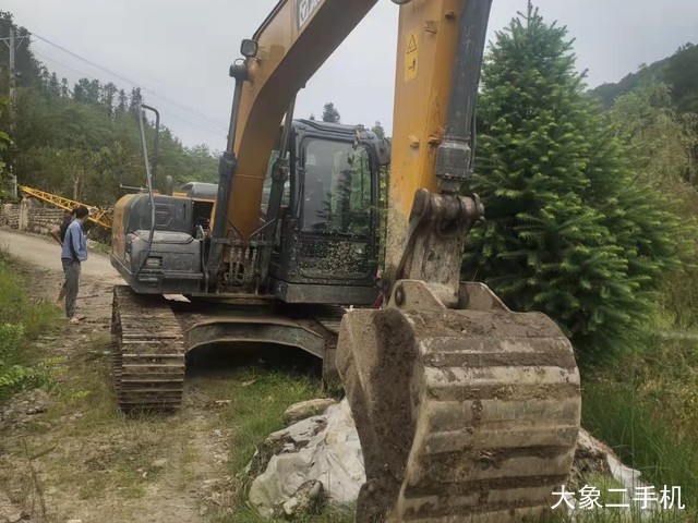 徐工 XE135D 挖掘机
