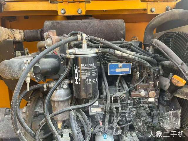 龙工 CDM6075 挖掘机