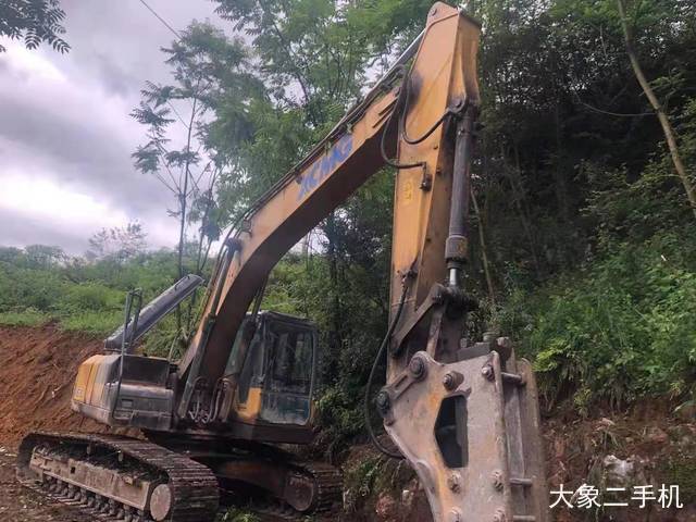 徐工 XE215 挖掘机