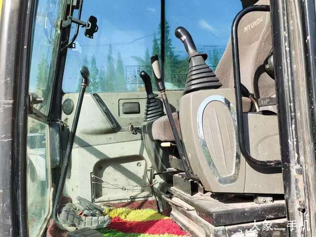 现代 R60-7 挖掘机