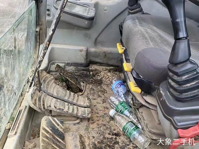 山东临工 E6225H 挖掘机