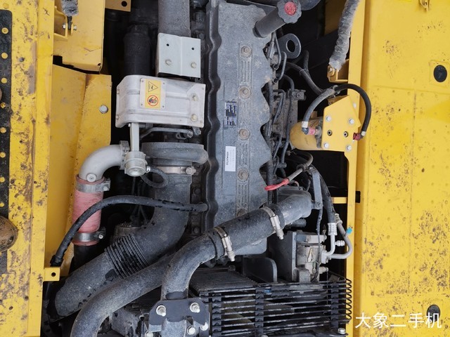 小松 PC240-8N1 挖掘机