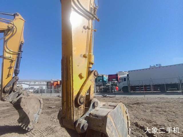 山东临工 E6135F 挖掘机