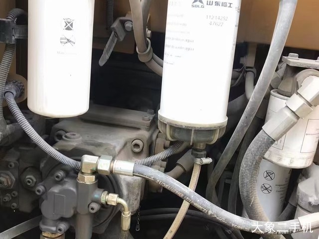 山东临工 LG6135E 挖掘机