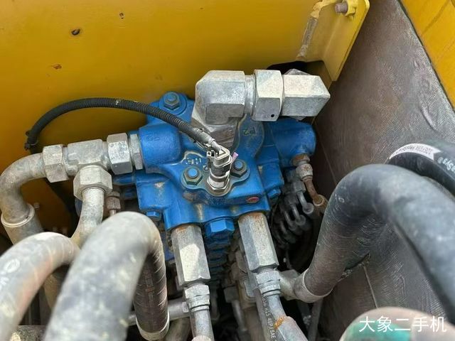 山东临工 E680F 挖掘机