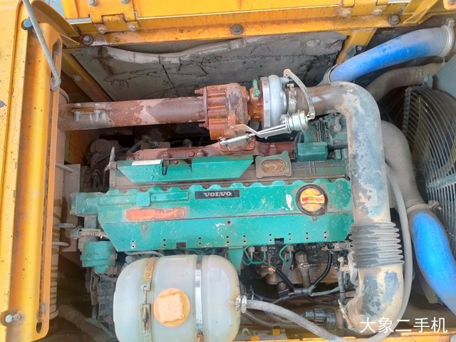 沃尔沃 EC210B 挖掘机