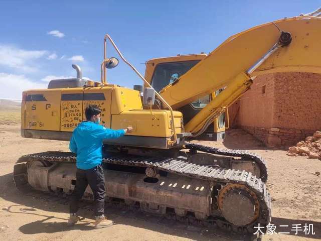 山东临工 E6225F 挖掘机