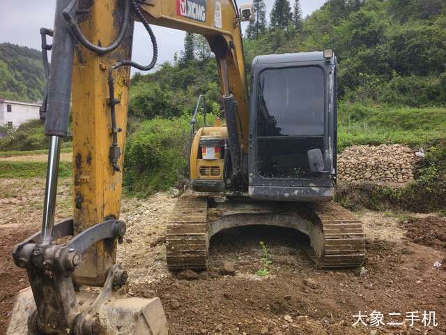 徐工 XE75D 挖掘机