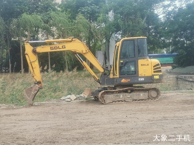 山东临工 E660F 挖掘机