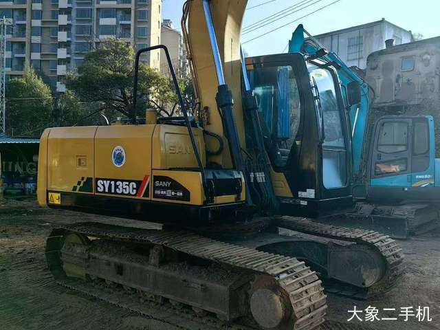 三一重工 SY135C-10 挖掘机