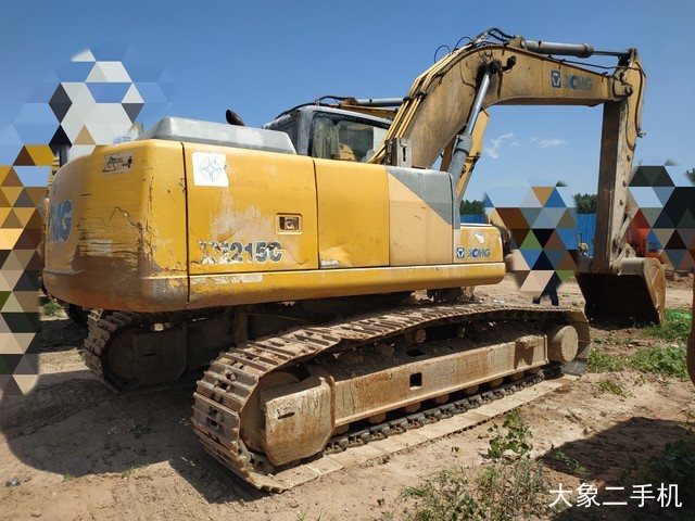 徐工 XE215C 挖掘机
