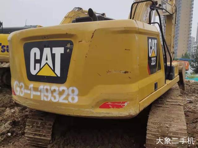 卡特彼勒 323DL 挖掘机