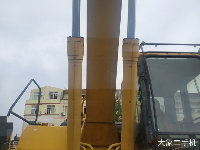 小松 PC240LC-8 挖掘机