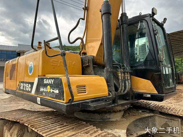 三一重工 SY215C 挖掘机