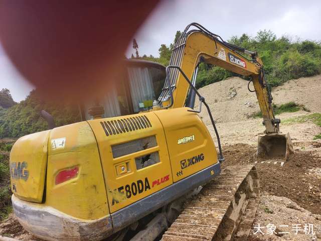 徐工 XE75D 挖掘机