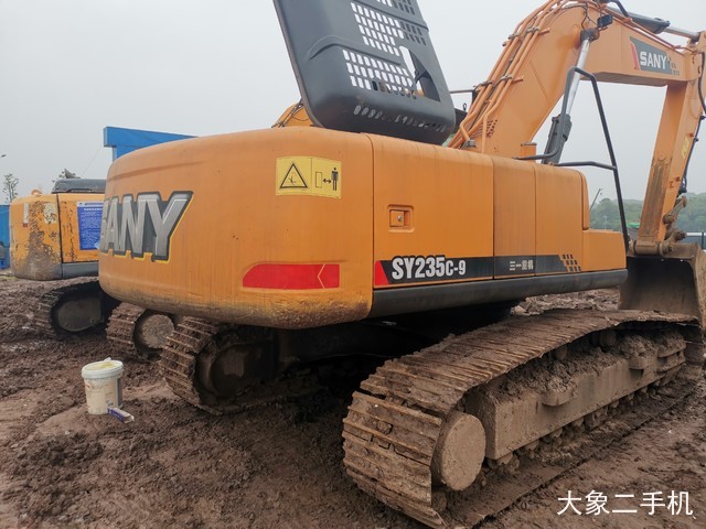 三一重工 SY235C-9 挖掘机