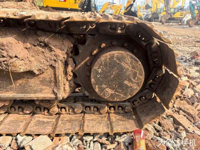 徐工 XE150D 挖掘机