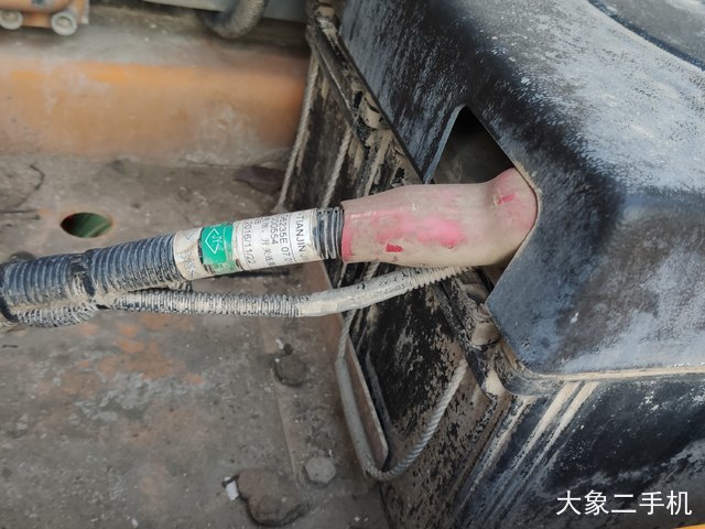 龙工 LG6225E 挖掘机