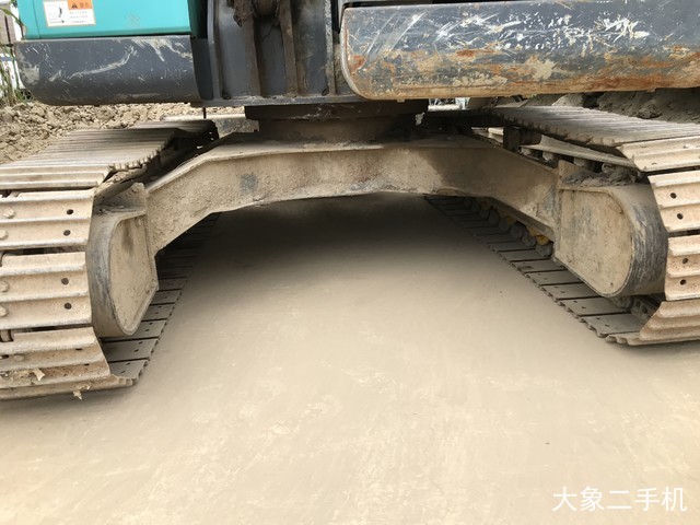 神钢 SK75-8 挖掘机