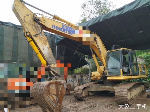 小松 PC240LC-8 挖掘机