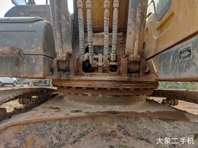 徐工 XE215D 挖掘机