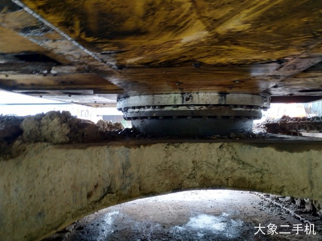 小松 PC240LC-8 挖掘机