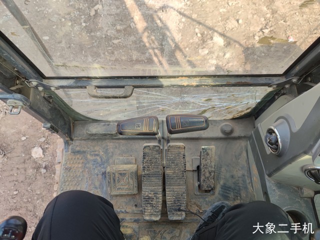 徐工 XE215D 挖掘机