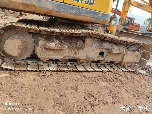 徐工 XE75D 挖掘机