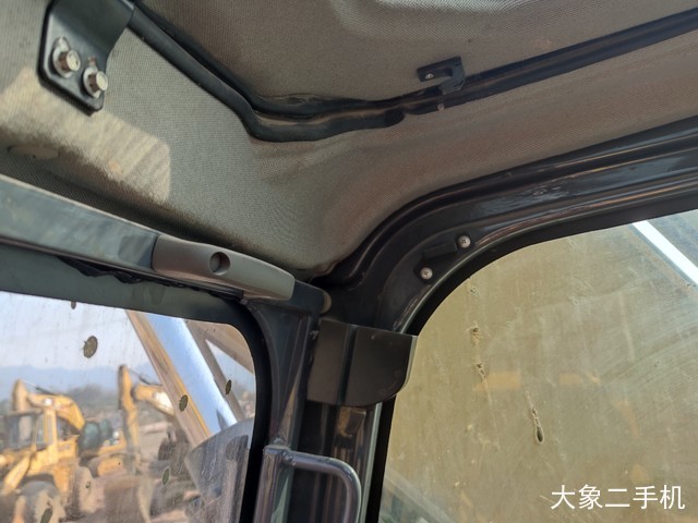 徐工 XE215D 挖掘机