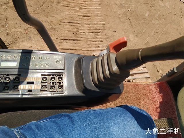 徐工 XE135B 挖掘机