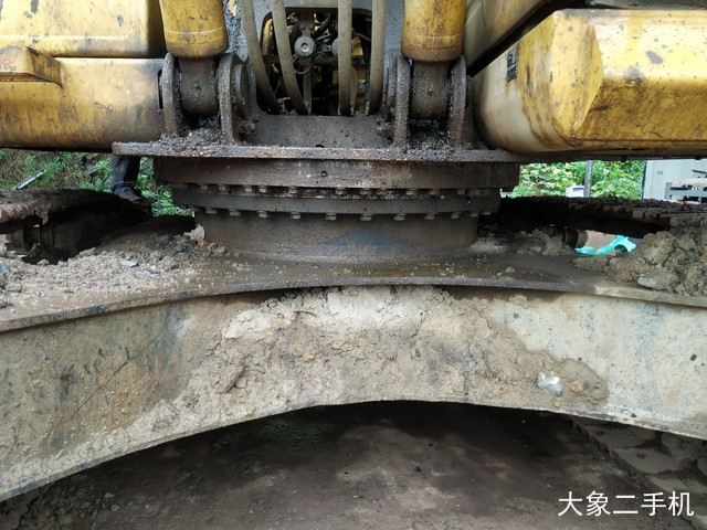 小松 PC240LC-8 挖掘机